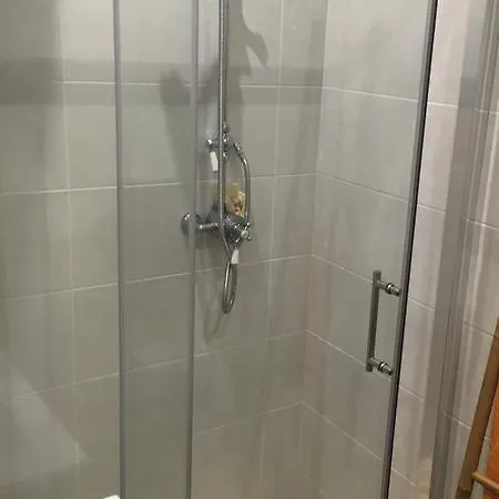 Lägenhet Stylish White And Red *