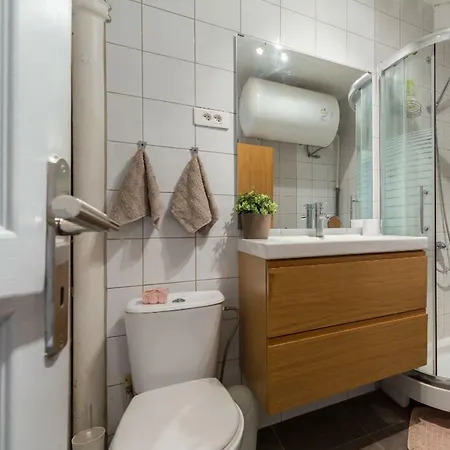 Lägenhet Stylish White And Red *